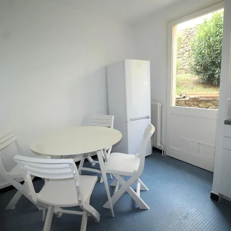 Pour 6 Avec Terrasse A Collioure, Proche - Fr-1-309-261