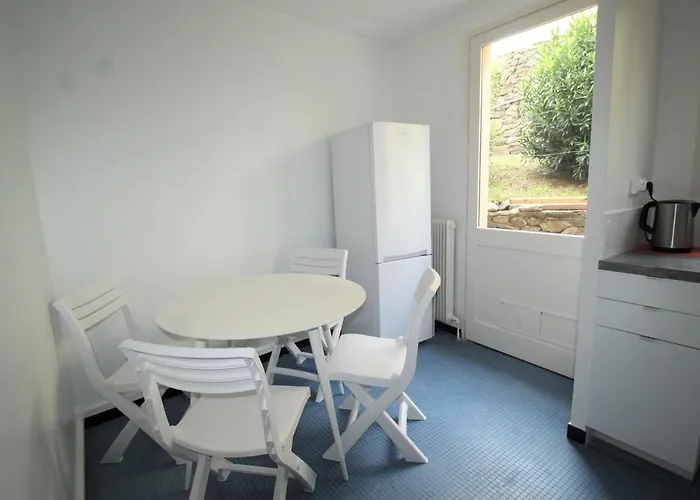 Pour 6 Avec Terrasse A Collioure, Proche - Fr-1-309-261