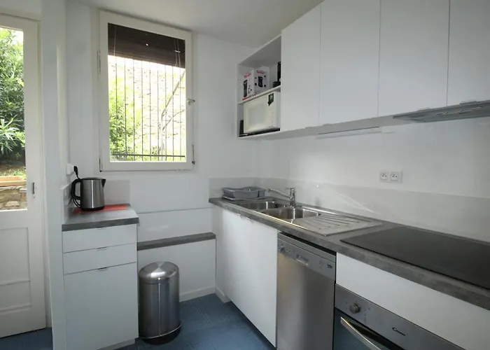 Pour 6 Avec Terrasse A Collioure, Proche - Fr-1-309-261